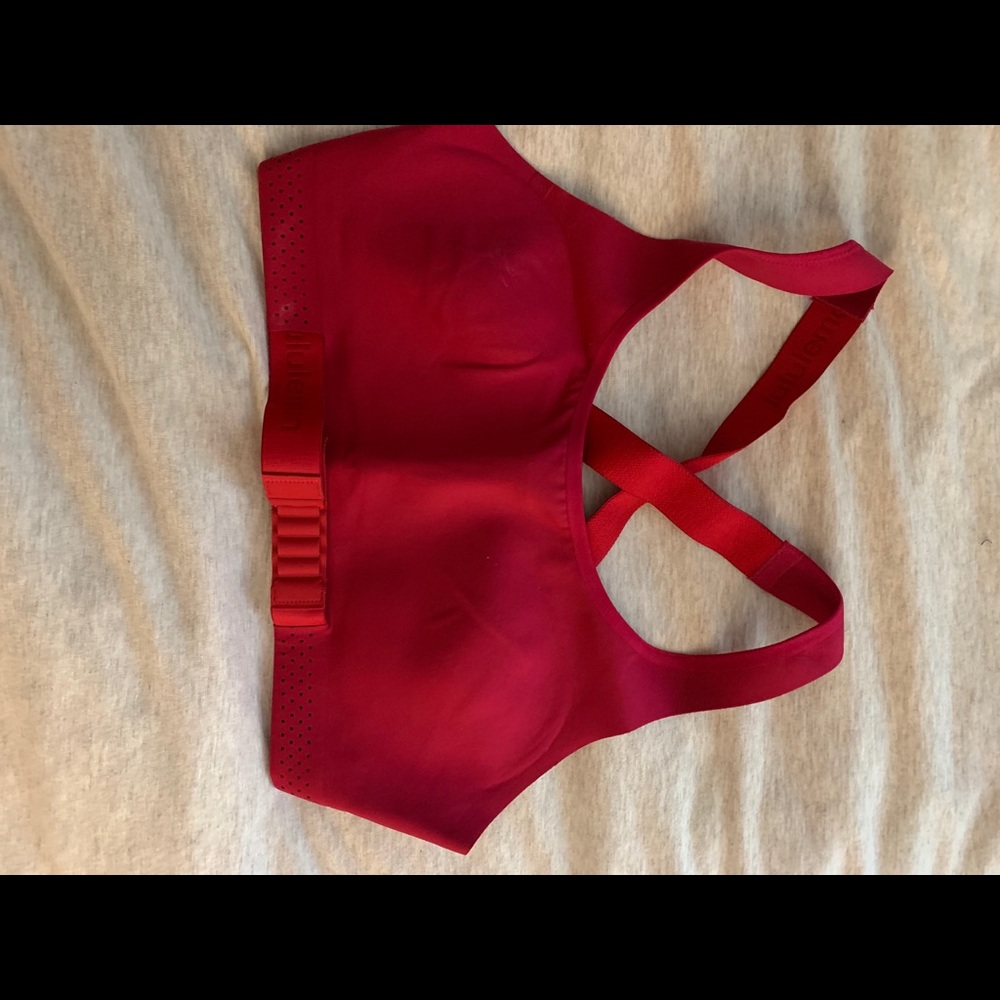Lululemon sports bra
